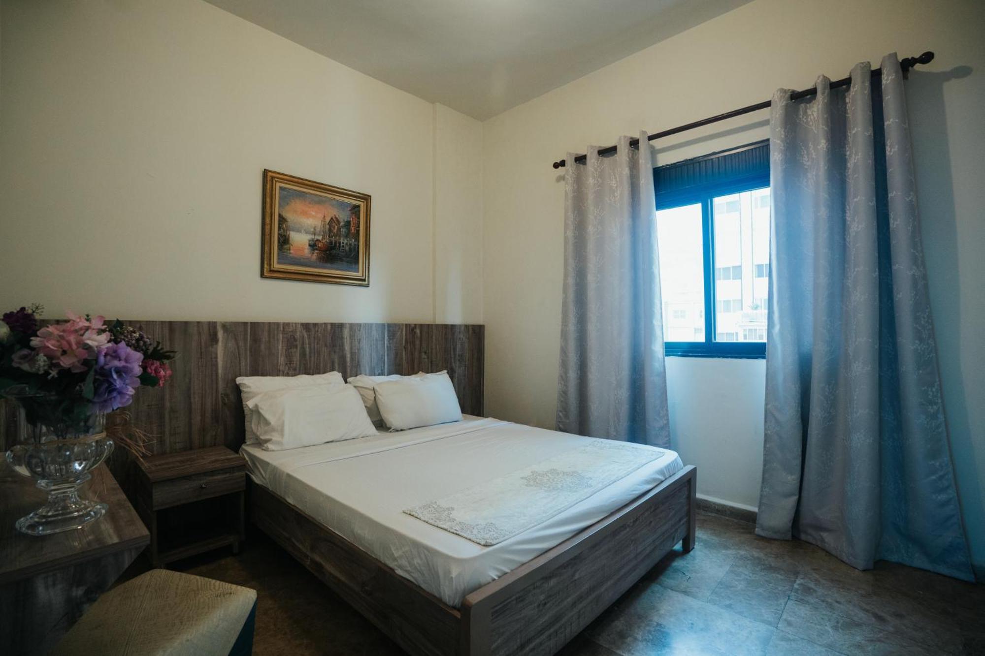 Holiday Suites Hotel & Beach Resort Jounieh Exterior photo